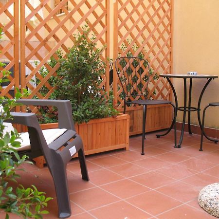 Bed&Bed Tommaso Fazzello Only Rooms Taormina Bagian luar foto