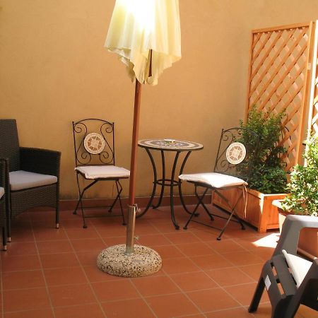 Bed&Bed Tommaso Fazzello Only Rooms Taormina Bagian luar foto