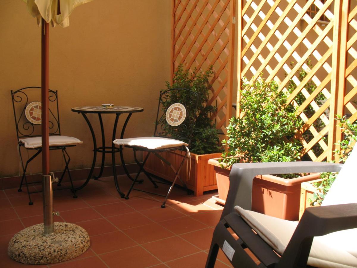 Bed&Bed Tommaso Fazzello Only Rooms Taormina Bagian luar foto