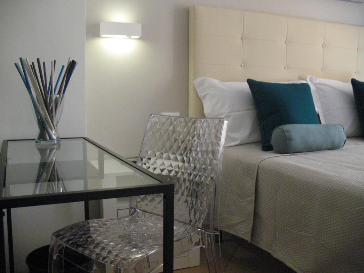 Bed&Bed Tommaso Fazzello Only Rooms Taormina Bagian luar foto