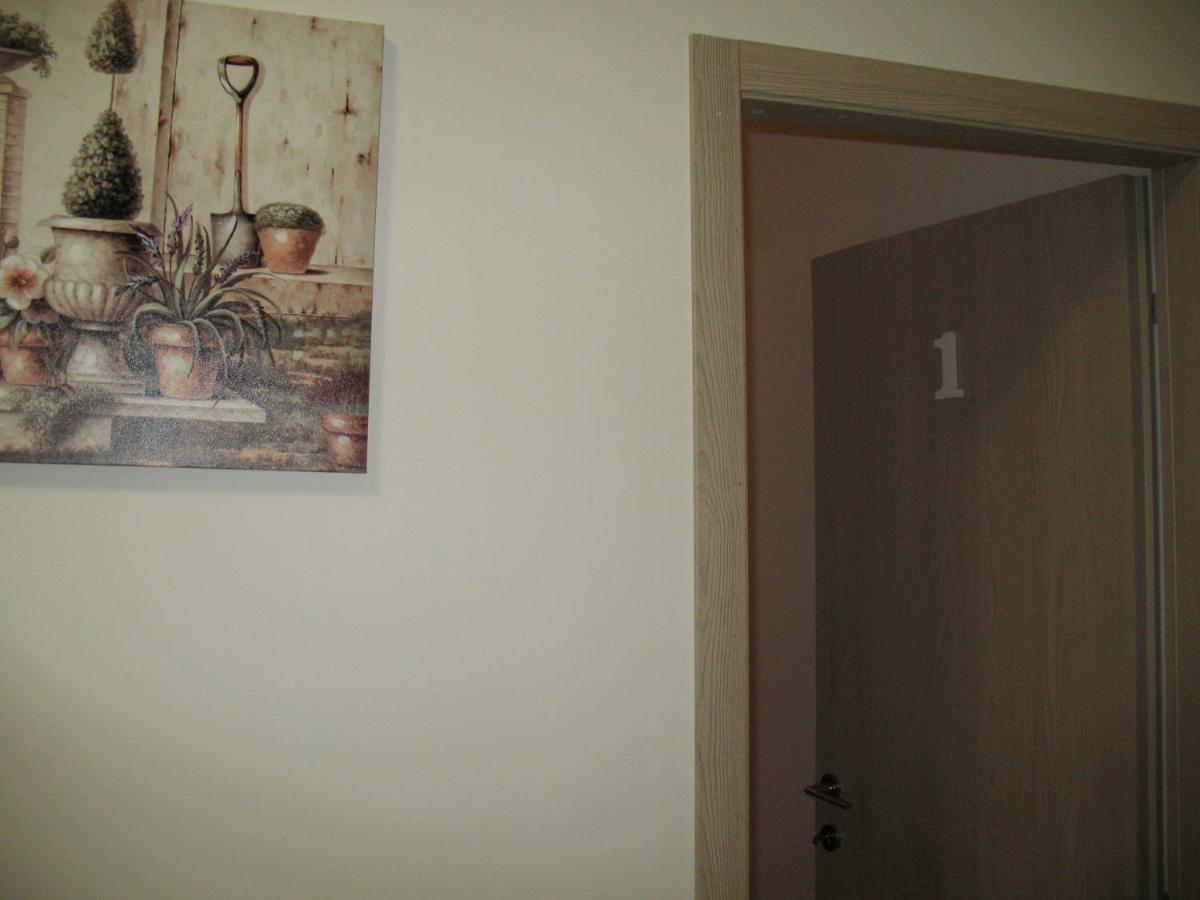 Bed&Bed Tommaso Fazzello Only Rooms Taormina Bagian luar foto
