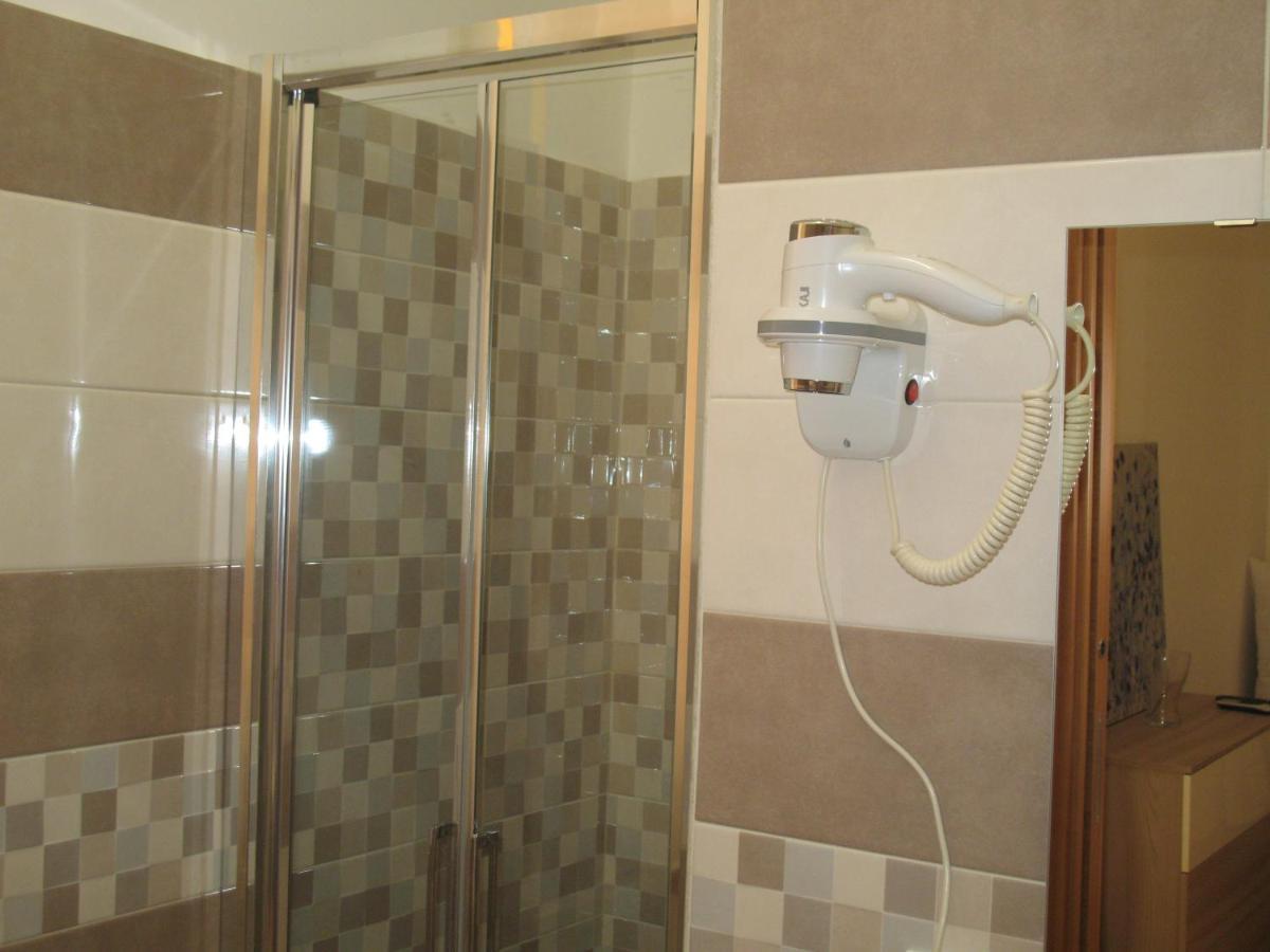 Bed&Bed Tommaso Fazzello Only Rooms Taormina Bagian luar foto