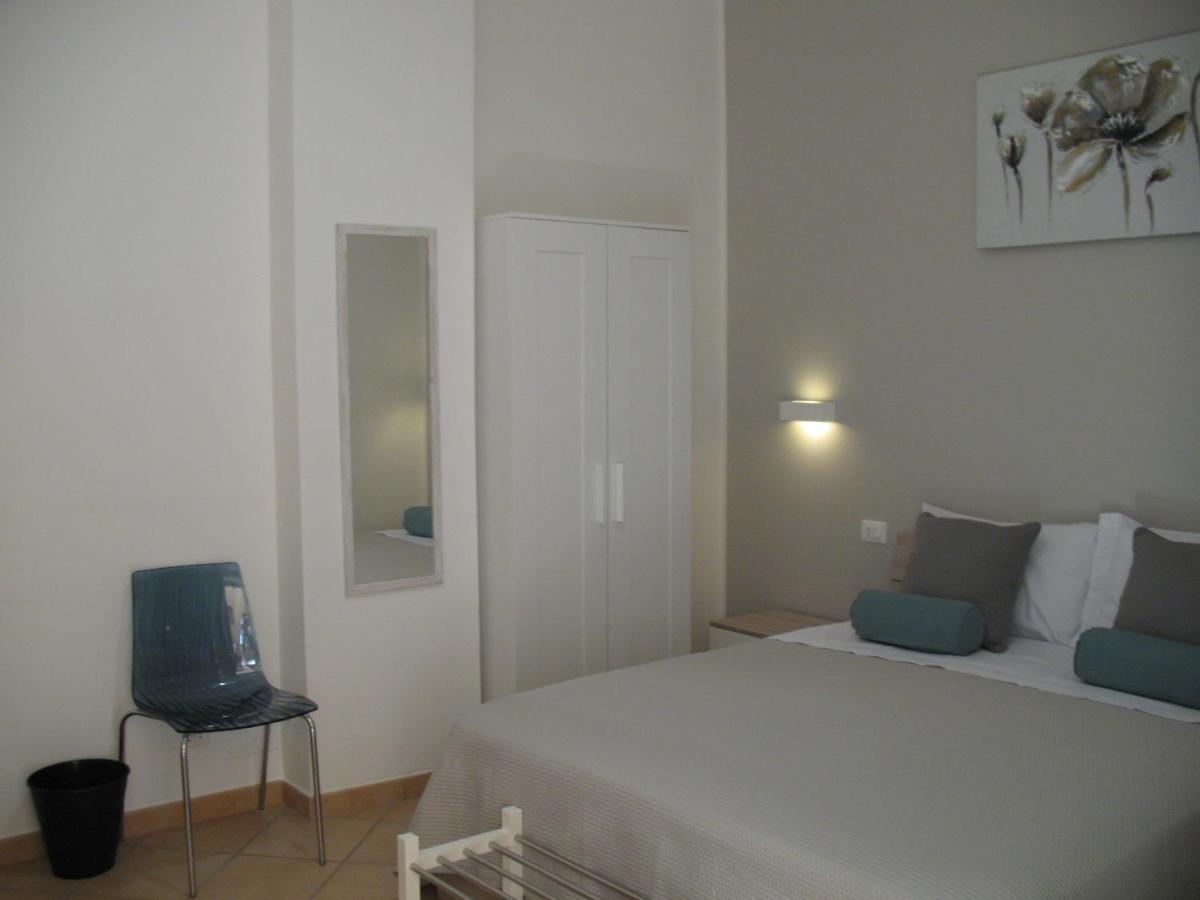 Bed&Bed Tommaso Fazzello Only Rooms Taormina Bagian luar foto