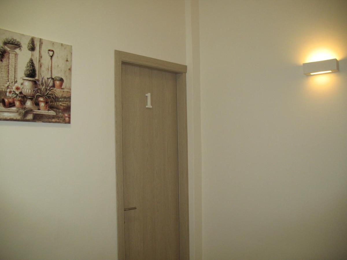 Bed&Bed Tommaso Fazzello Only Rooms Taormina Bagian luar foto