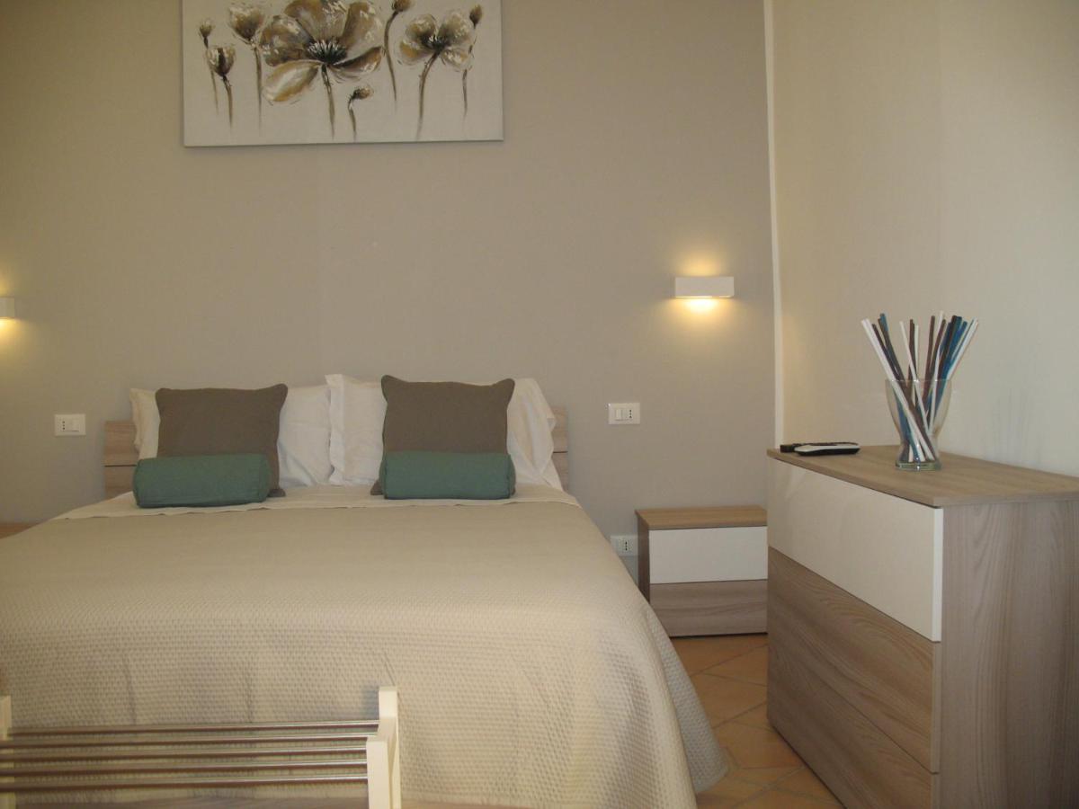 Bed&Bed Tommaso Fazzello Only Rooms Taormina Bagian luar foto