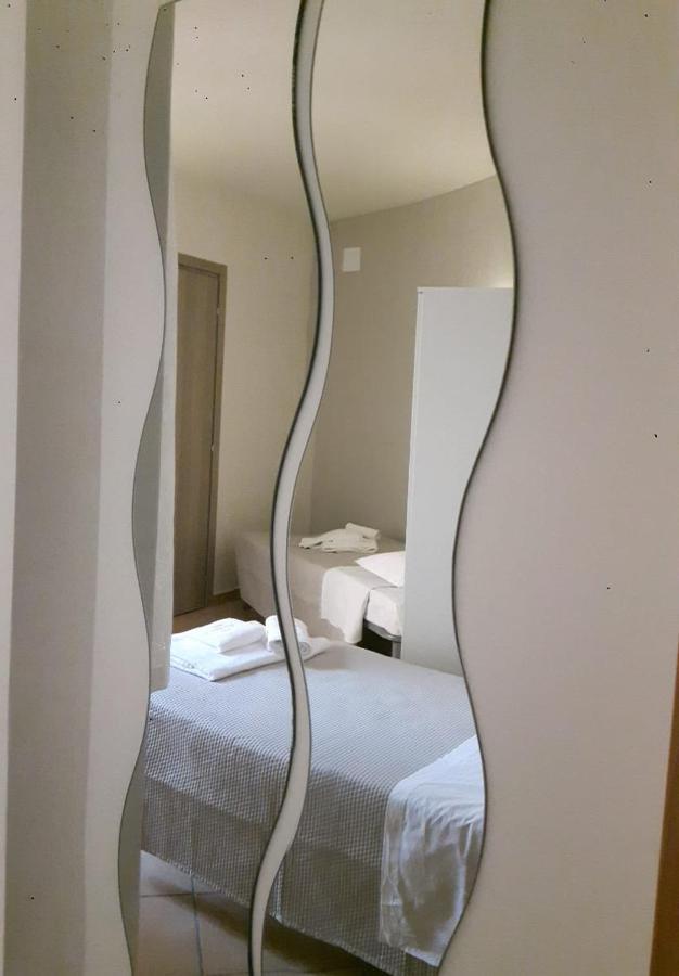 Bed&Bed Tommaso Fazzello Only Rooms Taormina Ruang foto